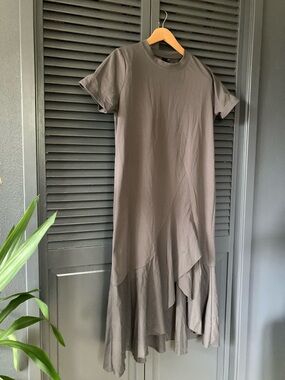Women’s Taupe Short-Sleeve Ruffle Hem Dress